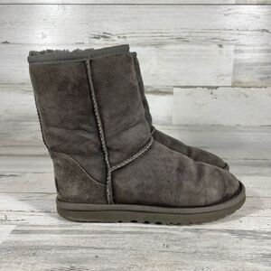 Ugg Women's Classic Suede Gray Winter Calf Boots Size‎ 7